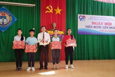 Liên đội trường PTDTNT THCS CưM’gar với ngày hội vui-khỏe tiến bước lên đoàn